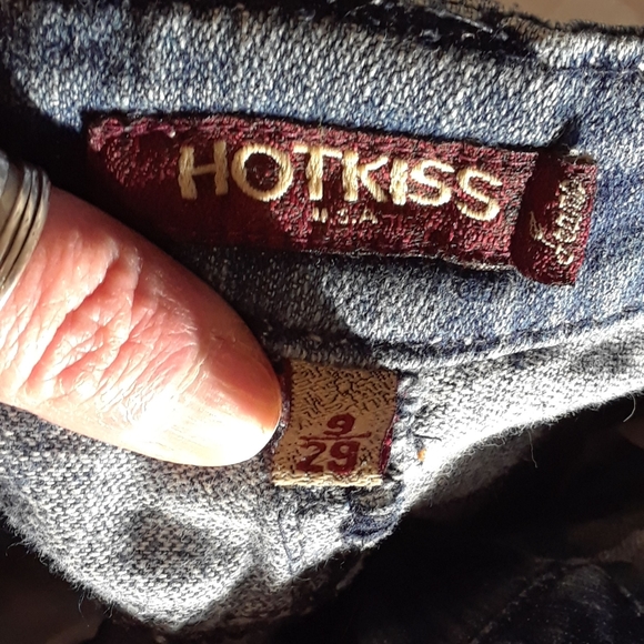 Hotkiss cut-off jean shorts - Picture 3 of 3